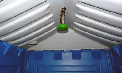 Аренда временного душа с баком и душевой кабины с проточной водой.